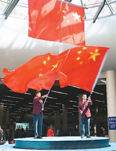五彩几何塔